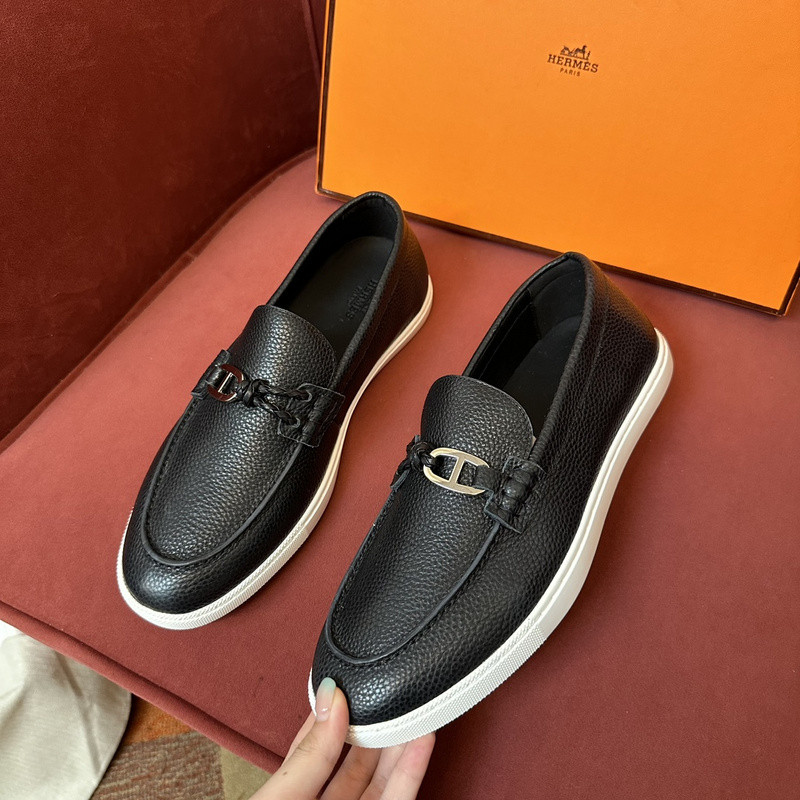 H**me5 sneaker