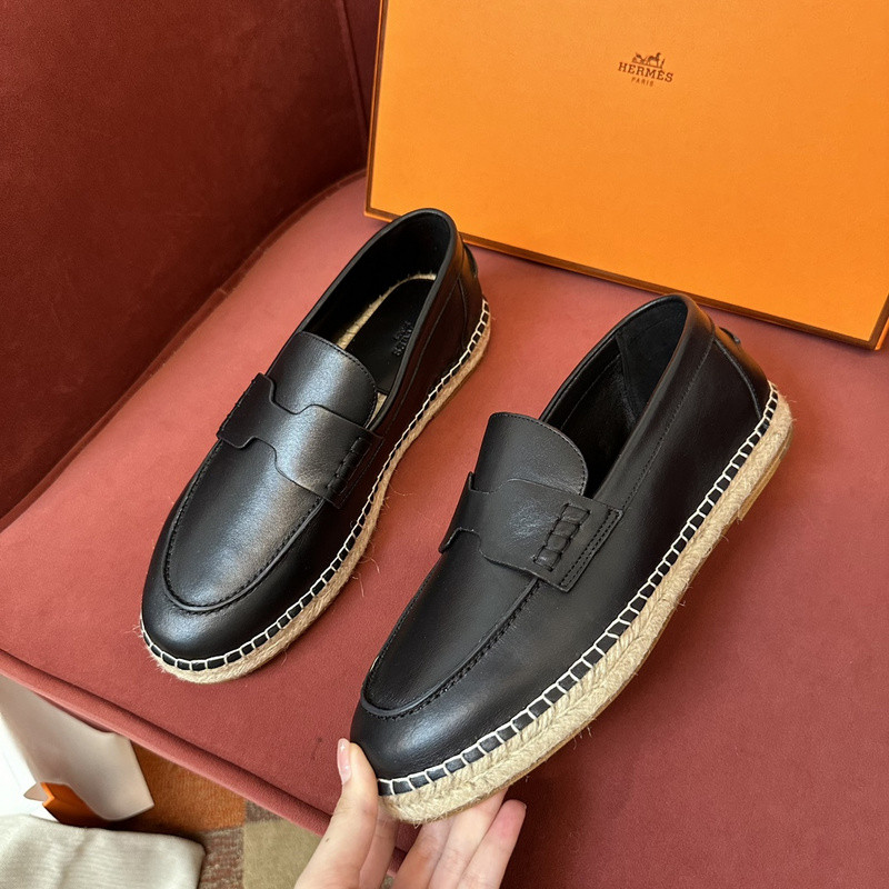 H**me5 sneaker