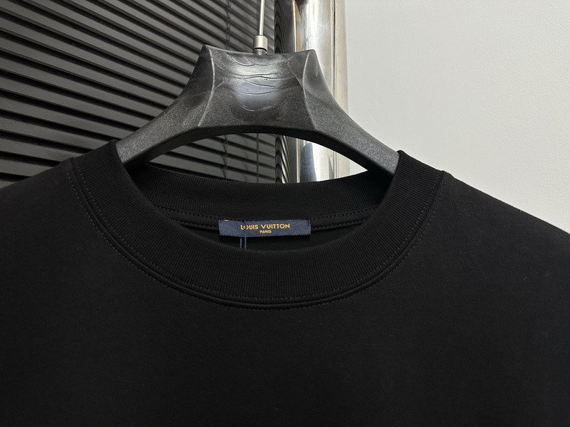 Ba1en*iaga clothes