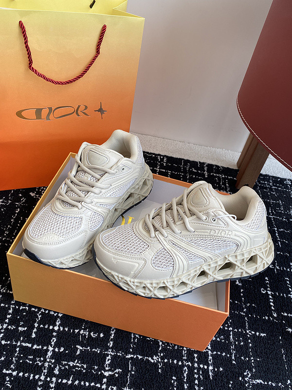 DIO* SNEAKER