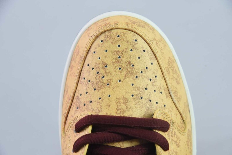 nike SB Dunk Low “City Of Cinema” FZ1278-200