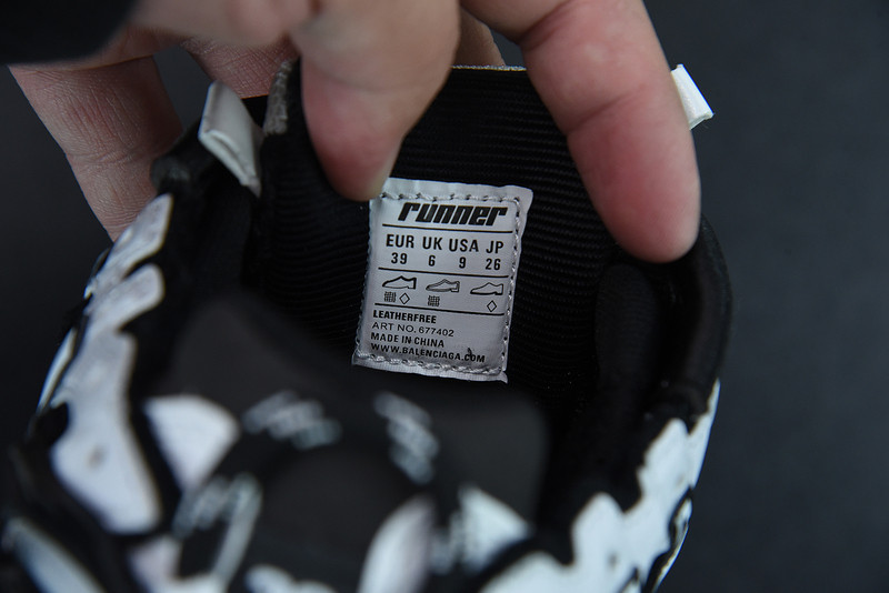 Ba*len*cia*ga runner sneaker