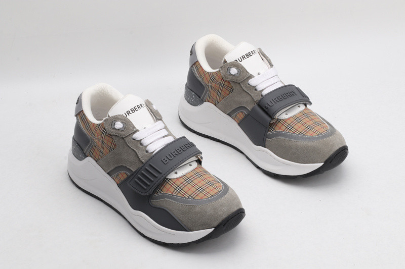 B**rry sneaker