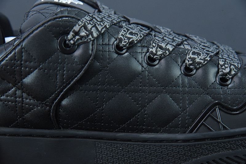 dio* sneaker