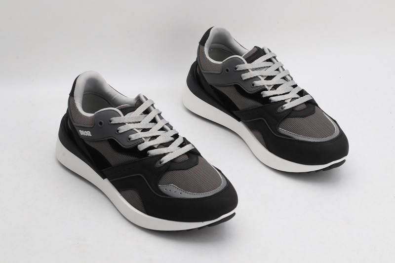 dio* sneaker
