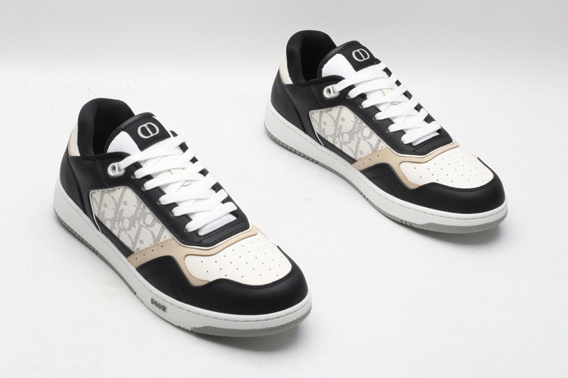 dio* sneaker