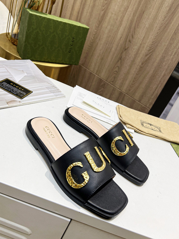 g*u*i sandals