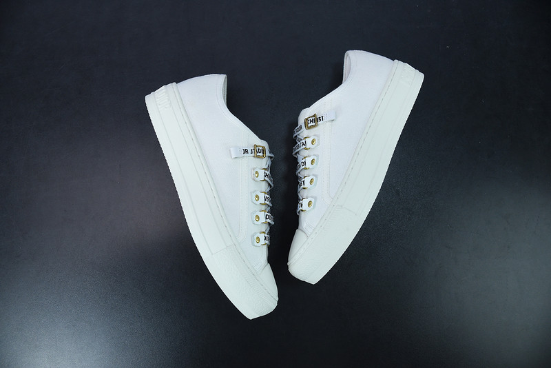 dio* low-top walk