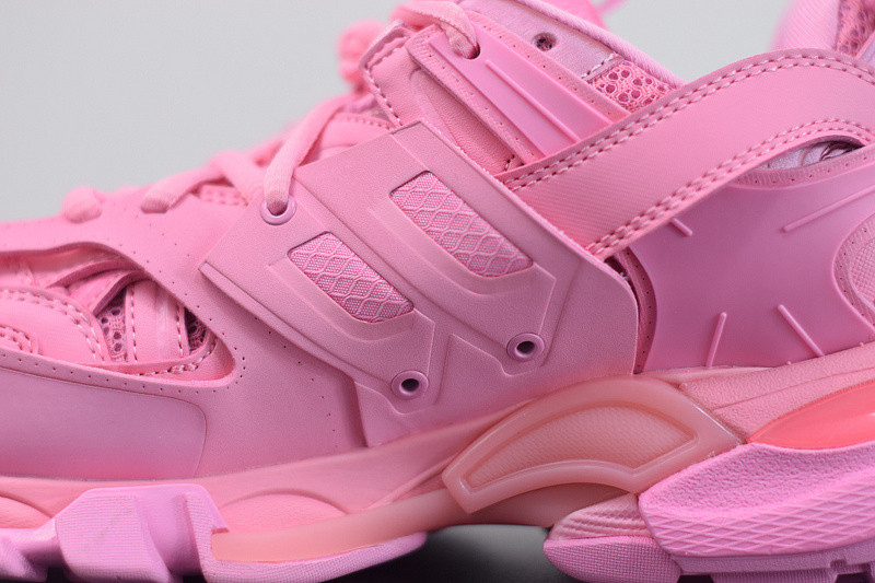 bc track sneaker