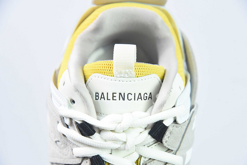 bc track sneaker