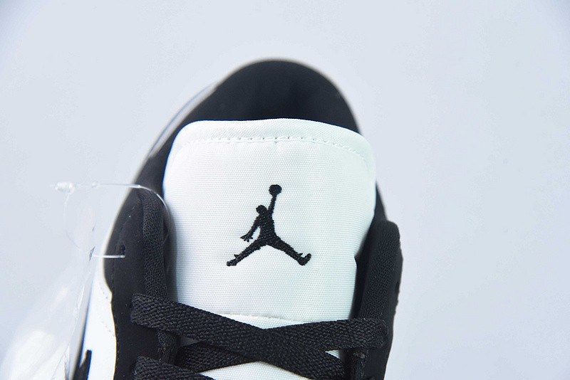 air jordan 1 low strikes up a “vintage panda” fb9893-101