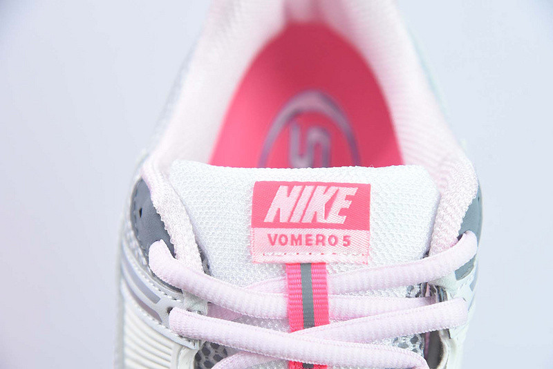 nike wmns zoom vomero 5 520 white pink fn3695-001