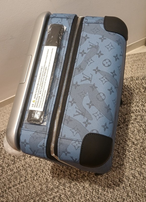 LVT HORIZON four-wheeled trolley case