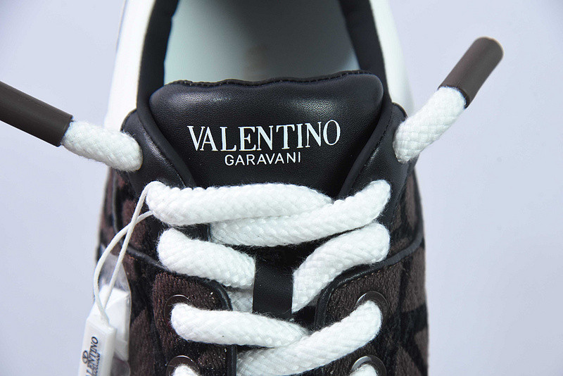 Va1e*ntin0 sneaker