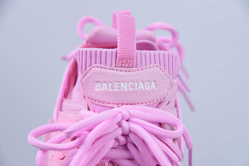 bc track sneaker