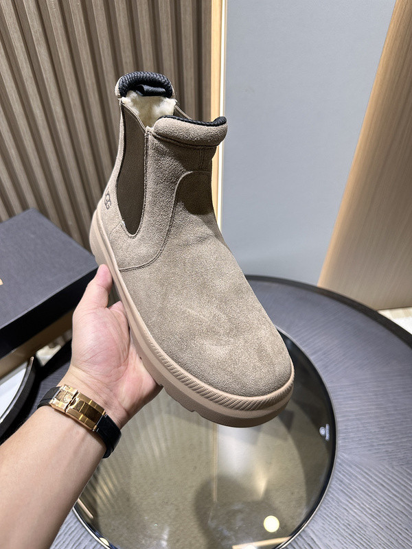 UGG