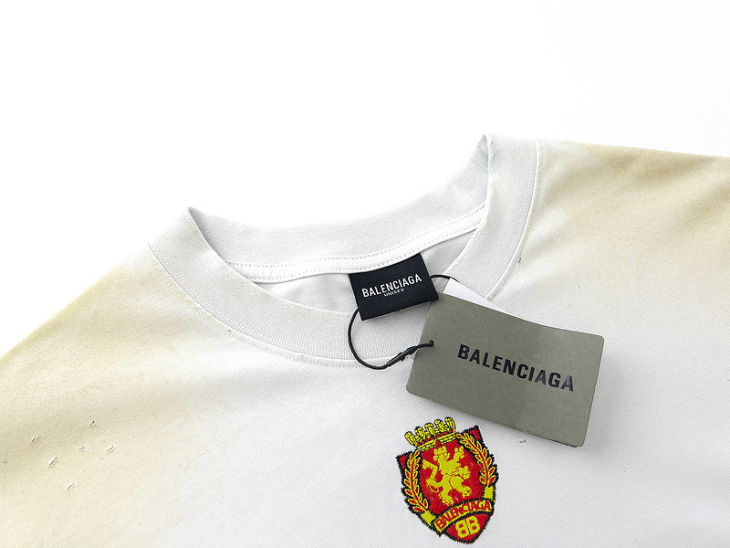 Ba*len*cia*ga clothes