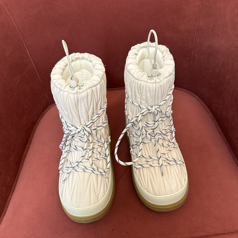 M1um1u sneaker