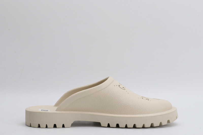 g*u*i sandals low