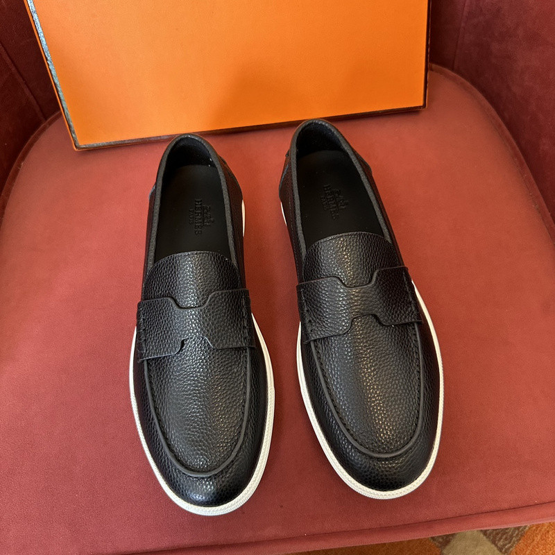 H**me5 sneaker