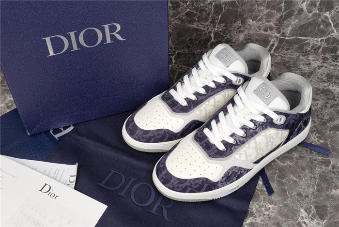 dio* sneaker