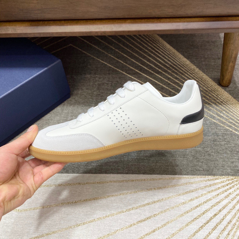 dio* sneaker