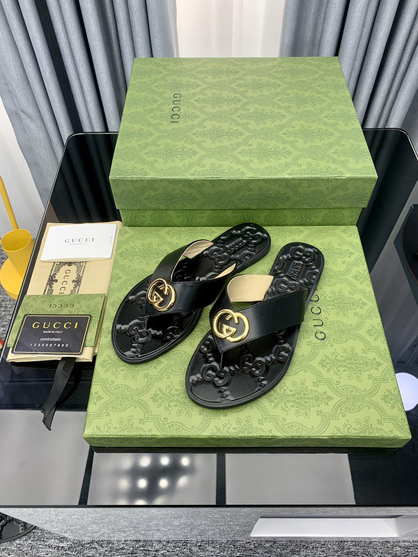 g*u*i sandals