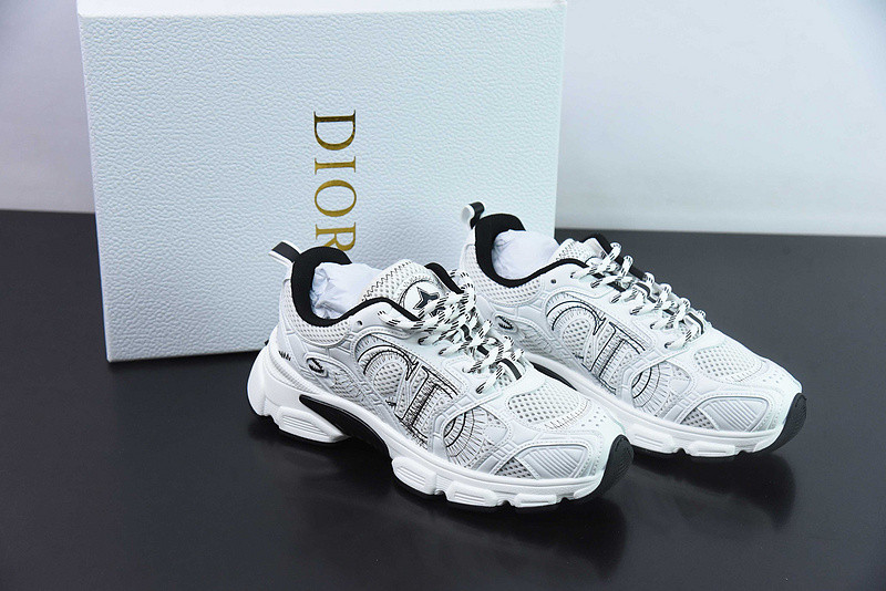 dio* sneaker