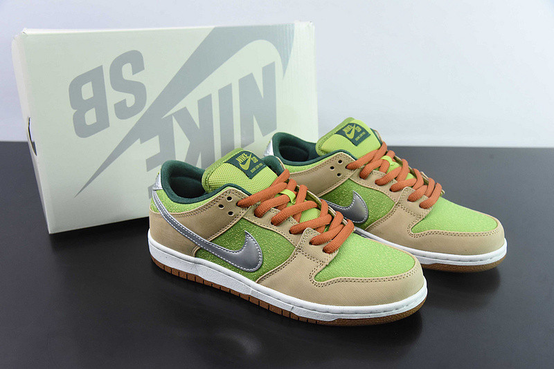 nike sb dunk low "escargot" fq7585-200
