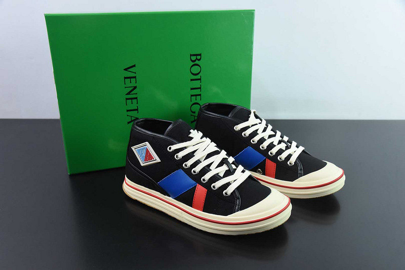 b0tt*ga Ven*ta sneaker