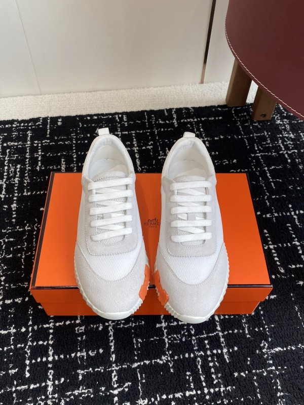 H**me5 sneaker