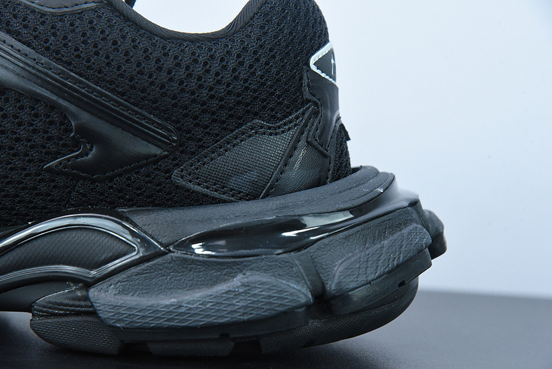 bc track sneaker
