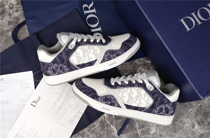 dio* sneaker