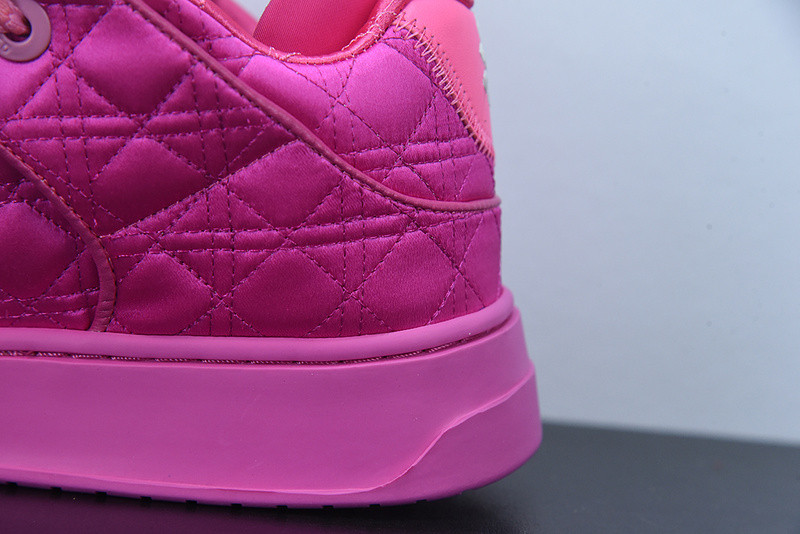 dio* sneaker