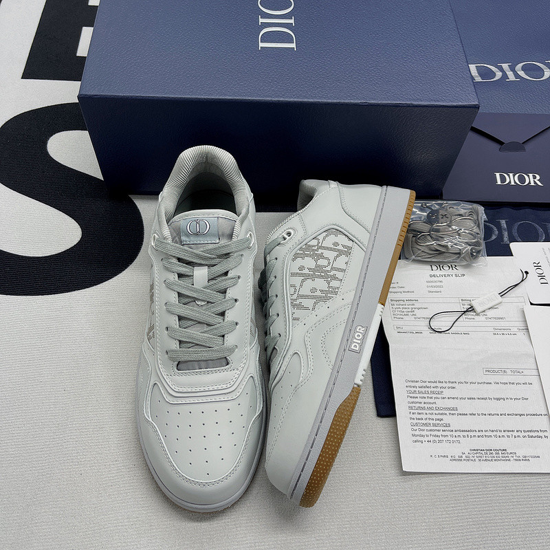dio* sneaker