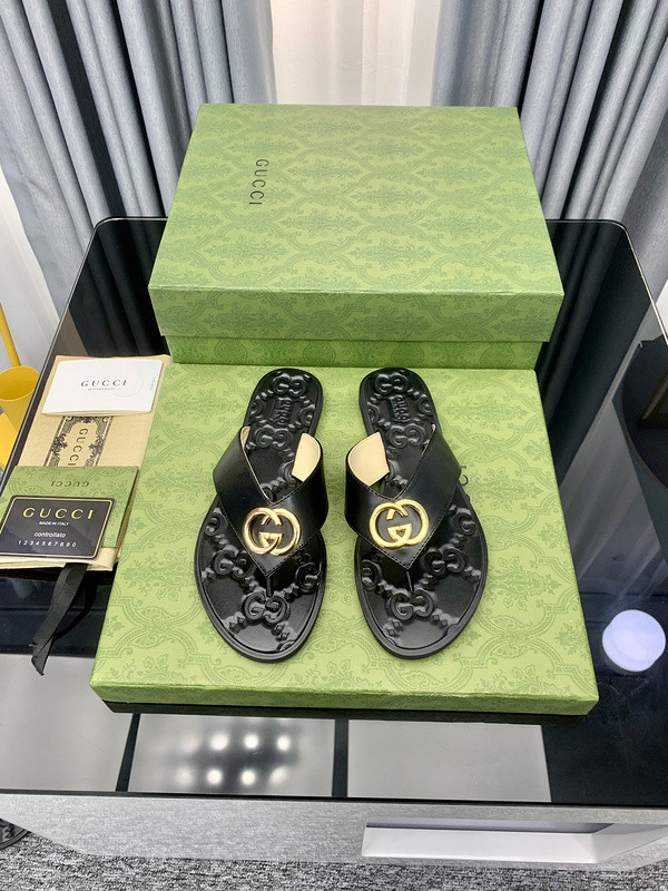 g*u*i sandals