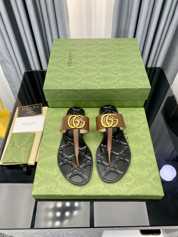 g*u*i sandals