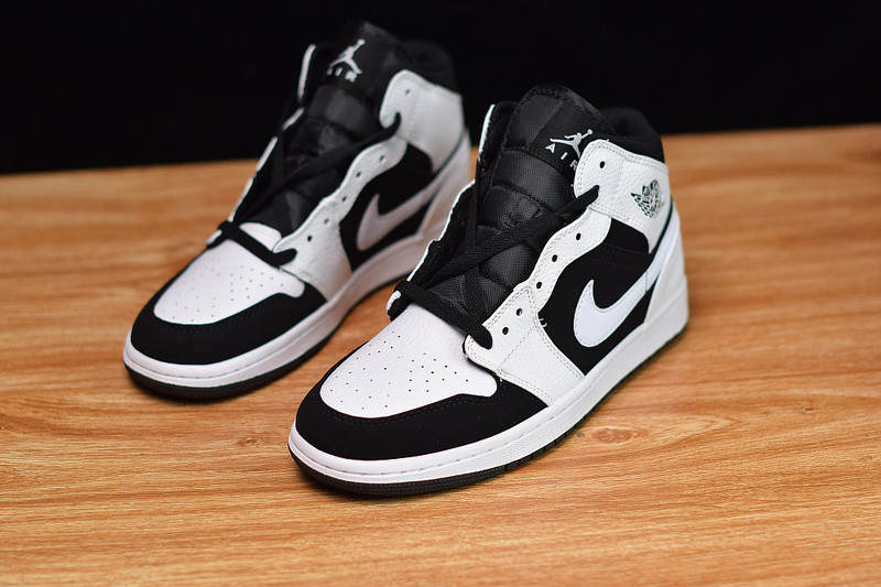 air jordan 1 mid white black 554724-113