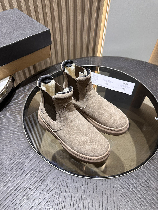 UGG