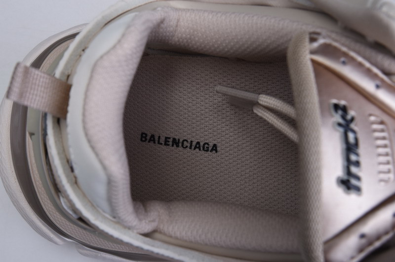 bc track sneaker