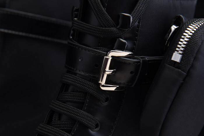 pr sneaker