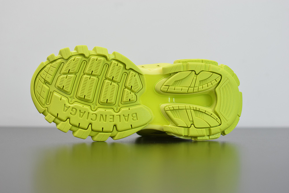 bc track sneaker